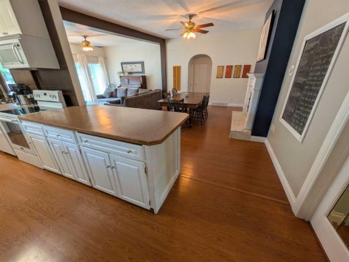 703 5 Avenue West, Brooks, AB - Indoor Photo Showing Kitchen