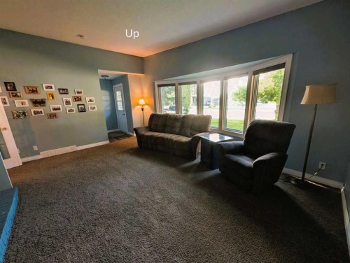 703 5 Avenue West, Brooks, AB - Indoor