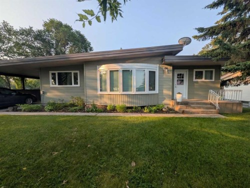 703 5 Avenue WEST Brooks, AB T1R 0E4