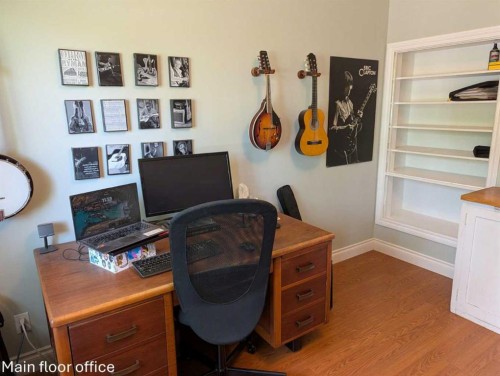 703 5 Avenue West, Brooks, AB - Indoor Photo Showing Office