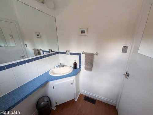 703 5 Avenue West, Brooks, AB - Indoor Photo Showing Bathroom