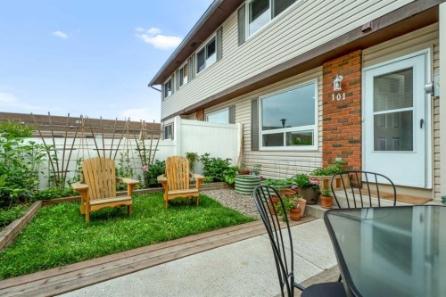 101-740 Bracewood Drive Sw, Calgary, AB - Outdoor With Exterior