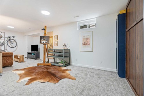 101-740 Bracewood Drive Sw, Calgary, AB - Indoor