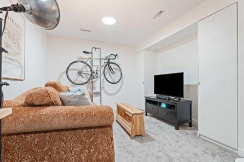 101-740 Bracewood Drive Sw, Calgary, AB - Indoor