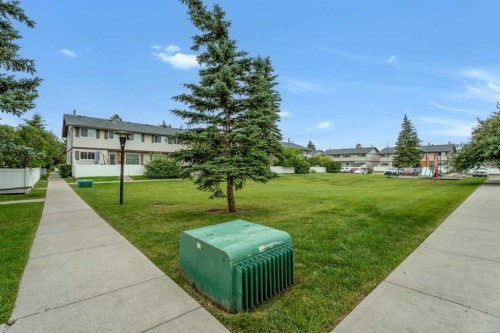 101-740 Bracewood Drive Sw, Calgary, AB - Outdoor