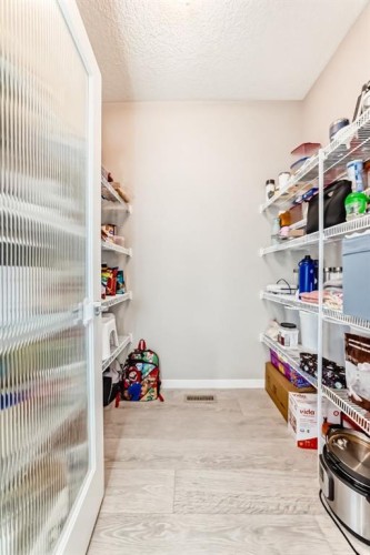 140 Howse Avenue Ne, Calgary, AB 