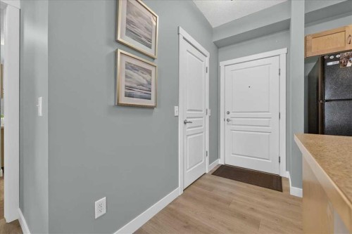 2103-211 Aspen Stone Boulevard Sw, Calgary, AB - Indoor Photo Showing Other Room