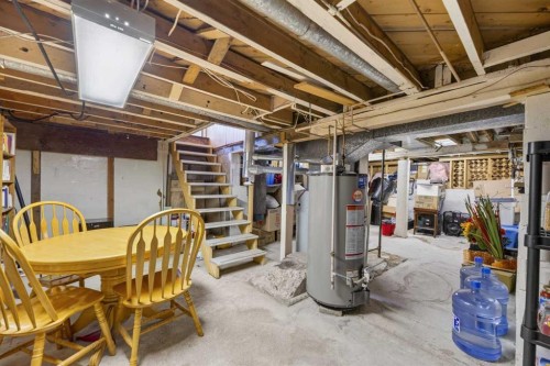 2109 21 Avenue, Bowden, AB - Indoor Photo Showing Basement