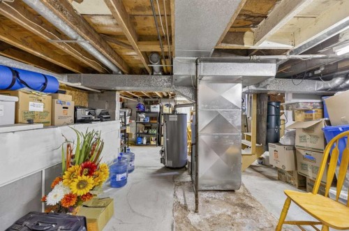 2109 21 Avenue, Bowden, AB - Indoor Photo Showing Basement