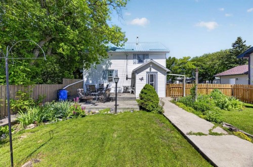 2109 21 Avenue, Bowden, AB - Outdoor