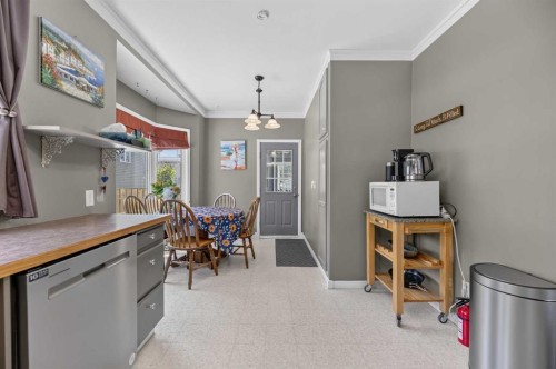 2109 21 Avenue, Bowden, AB - Indoor