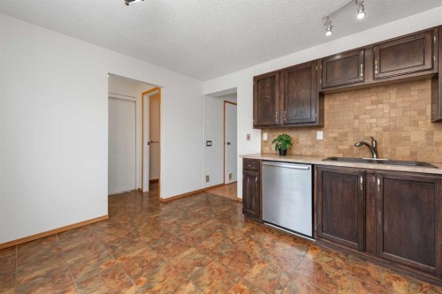 78 Queen Anne Close Se, Calgary, AB 