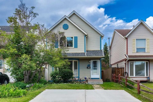 78 Queen Anne Close Se, Calgary, AB 