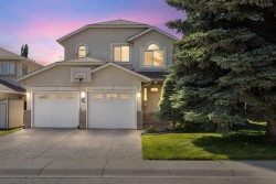 51 Mckenzie Lake Crescent SE Calgary, AB T2Z 2P1
