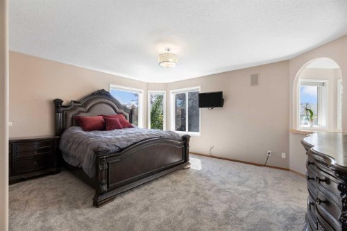 51 Mckenzie Lake Crescent Se, Calgary, AB 