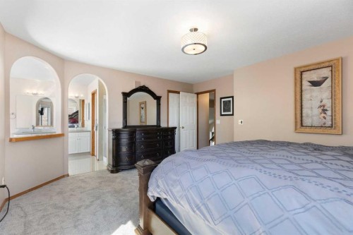 51 Mckenzie Lake Crescent Se, Calgary, AB 