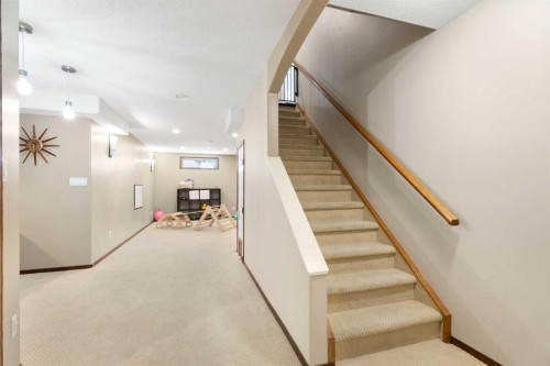51 Mckenzie Lake Crescent Se, Calgary, AB 