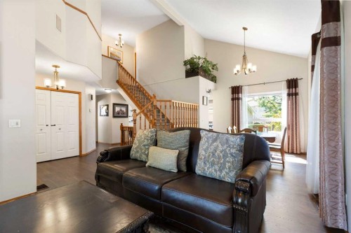 51 Mckenzie Lake Crescent Se, Calgary, AB 
