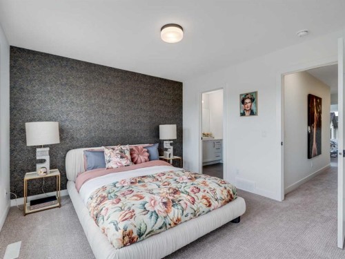 6106-200 Southridge Drive, Okotoks, AB - Indoor Photo Showing Bedroom