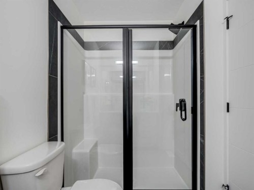6106-200 Southridge Drive, Okotoks, AB - Indoor Photo Showing Bathroom