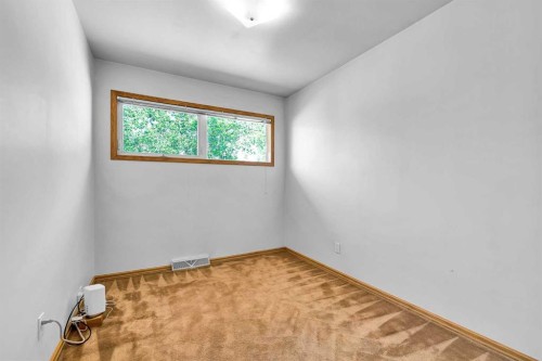 5247 Thomas Street Ne, Calgary, AB 