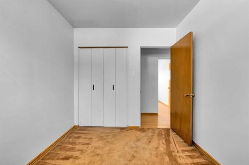 5247 Thomas Street Ne, Calgary, AB 