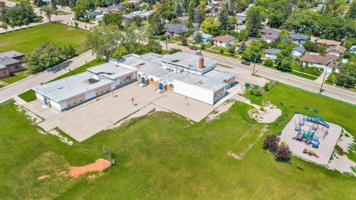 5247 Thomas Street Ne, Calgary, AB 