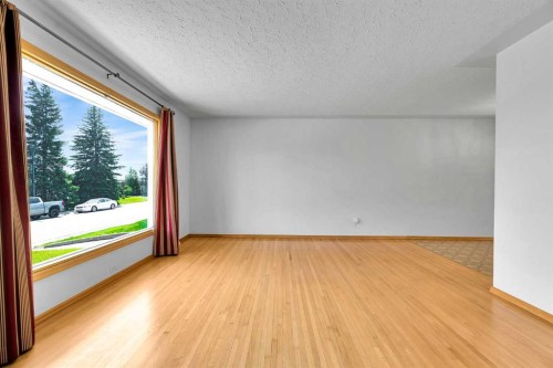 5247 Thomas Street Ne, Calgary, AB 