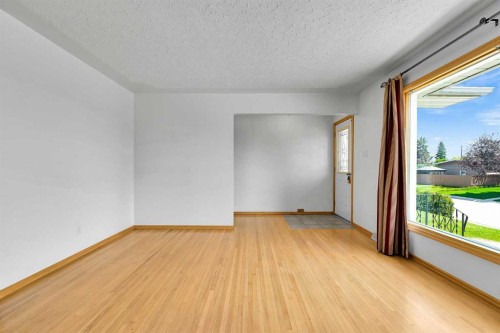 5247 Thomas Street Ne, Calgary, AB 