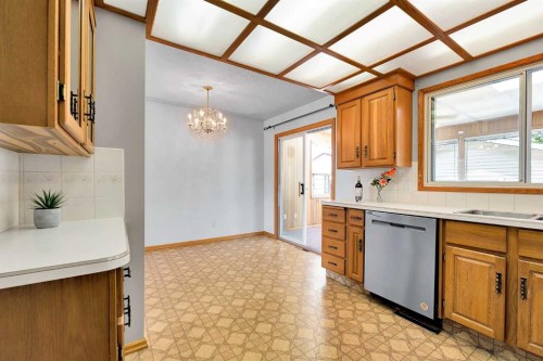 5247 Thomas Street Ne, Calgary, AB 