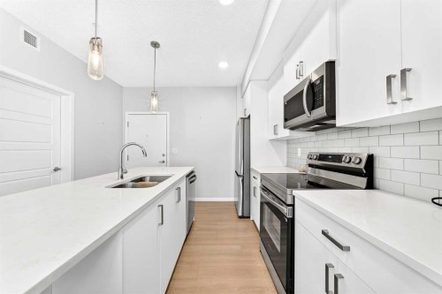 3211-33 Carringham Gate Nw, Calgary, AB 
