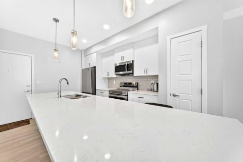 3211-33 Carringham Gate Nw, Calgary, AB 