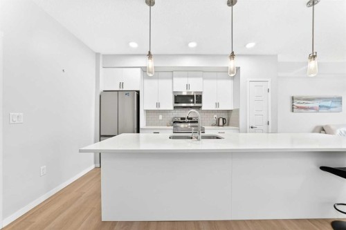 3211-33 Carringham Gate Nw, Calgary, AB 
