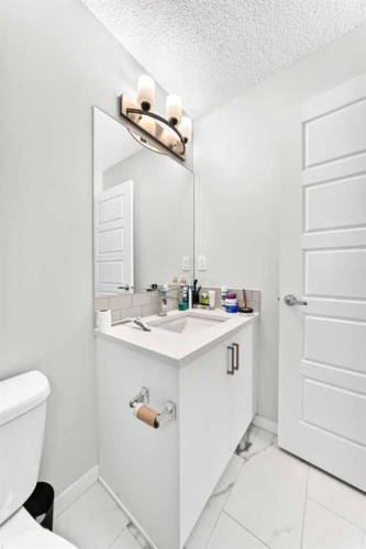 3211-33 Carringham Gate Nw, Calgary, AB 