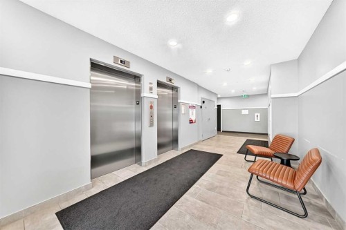 3211-33 Carringham Gate Nw, Calgary, AB 