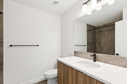 89 Heritage Park, Cochrane, AB - Indoor Photo Showing Bathroom