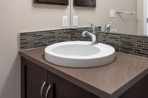 58 Evansview Road Nw, Calgary, AB - Indoor Photo Showing Bathroom