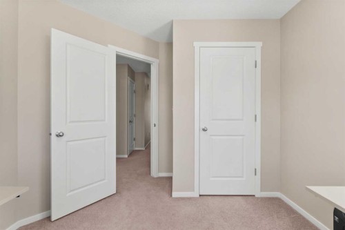 58 Evansview Road Nw, Calgary, AB - Indoor Photo Showing Other Room