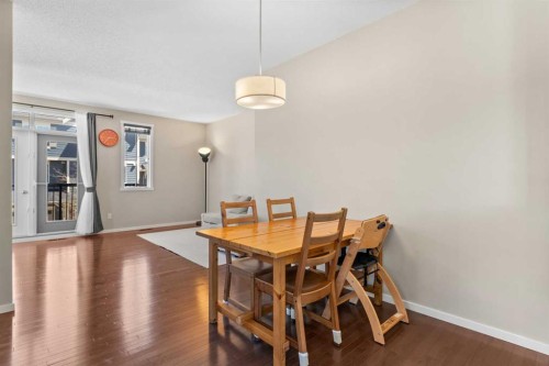 58 Evansview Road Nw, Calgary, AB - Indoor Photo Showing Dining Room