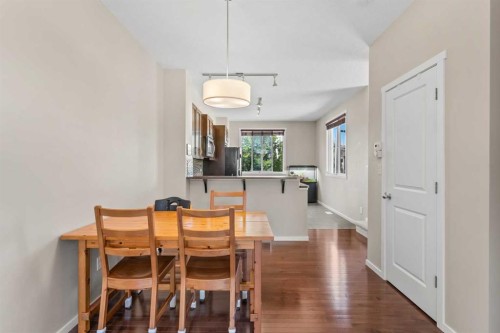 58 Evansview Road Nw, Calgary, AB - Indoor Photo Showing Dining Room