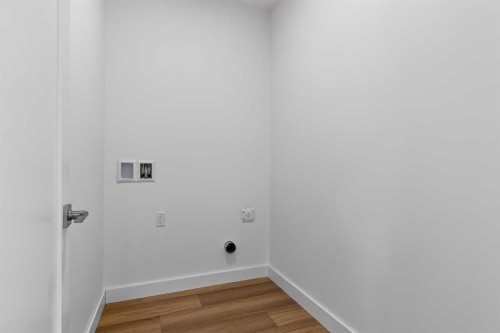 8 Diamond Valley Close, Carbon, AB - Indoor Photo Showing Other Room