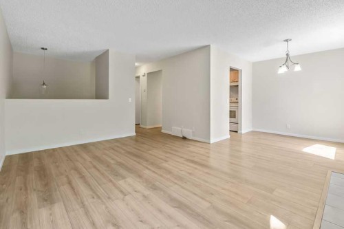 122 Bergen Road Nw, Calgary, AB - Indoor