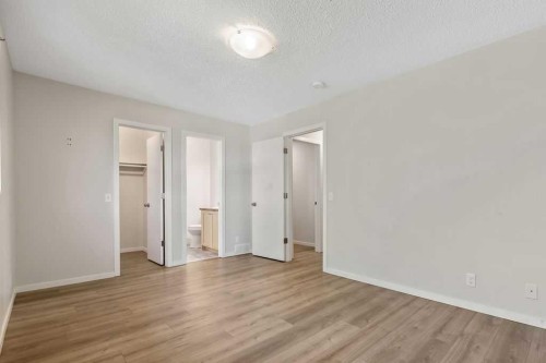 122 Bergen Road Nw, Calgary, AB - Indoor Photo Showing Other Room