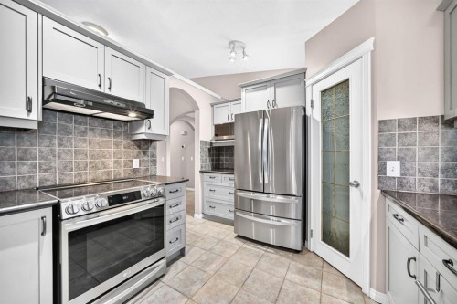 142 Strathmore Lakes Place, Strathmore, AB - Indoor Photo Showing Kitchen With Stainless Steel Kitchen With Upgraded Kitchen