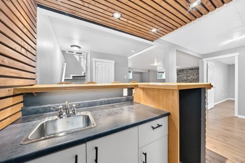 142 Strathmore Lakes Place, Strathmore, AB - Indoor Photo Showing Kitchen