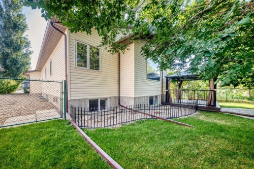 142 Strathmore Lakes Place, Strathmore, AB - Outdoor With Deck Patio Veranda