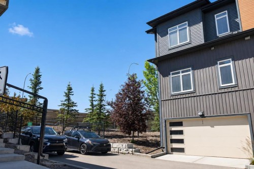 97 Sage Bluff Gate Nw, Calgary, AB 