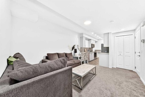 41 Corner Glen Row Ne, Calgary, AB - Indoor Photo Showing Living Room