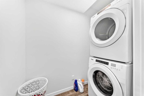 41 Corner Glen Row Ne, Calgary, AB - Indoor Photo Showing Laundry Room