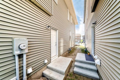 41 Corner Glen Row Ne, Calgary, AB - Outdoor